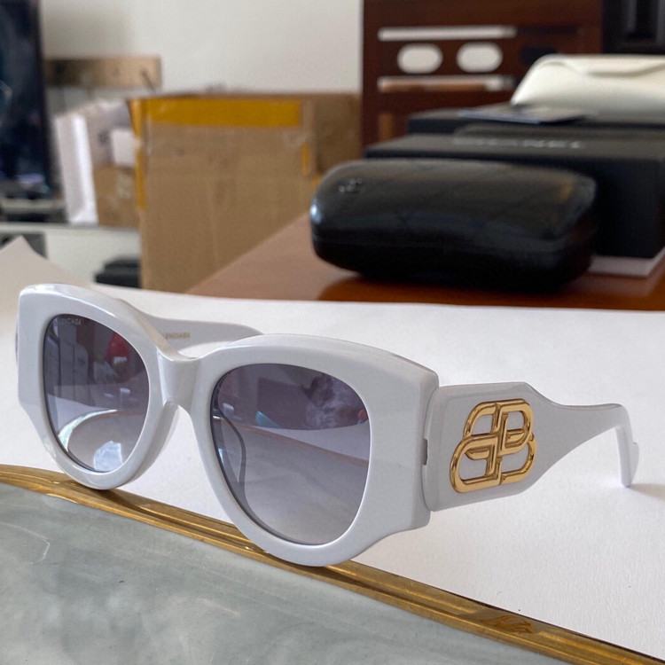Sunglasses Balenciaga BB0070S