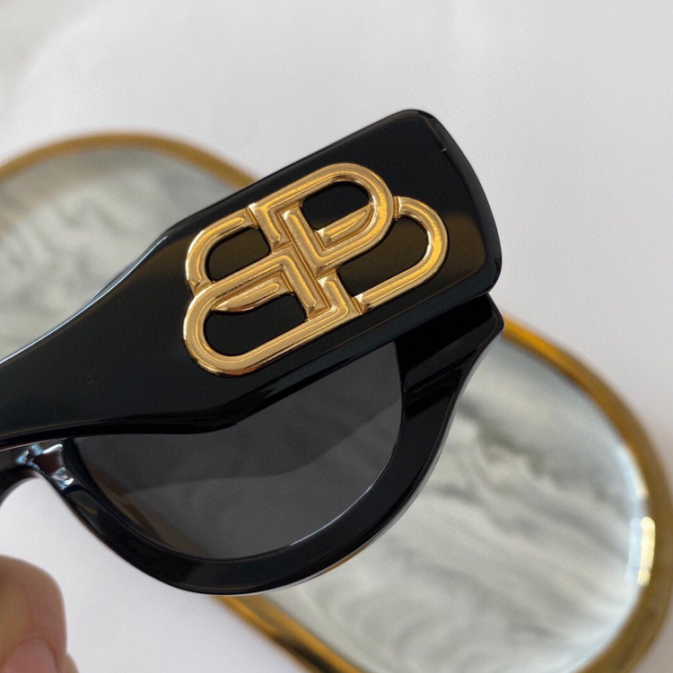 Sunglasses Balenciaga BB0070S