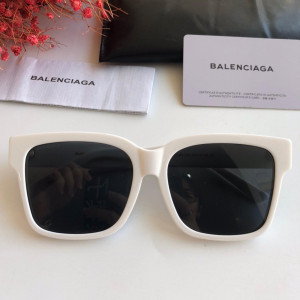 Sunglasses Balenciaga BE0056