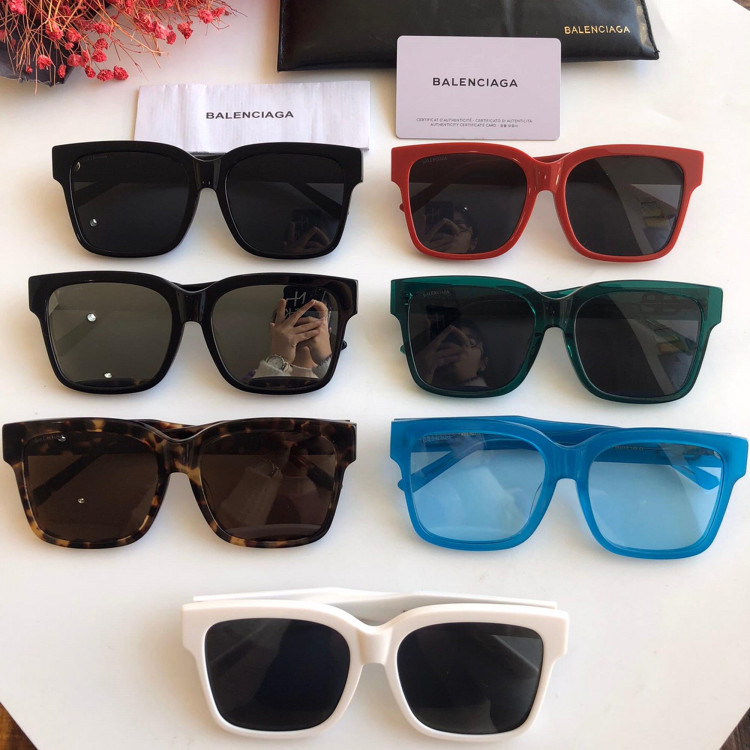 Sunglasses Balenciaga BE0056