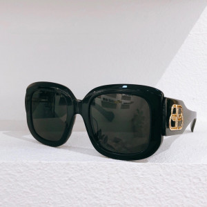 Солнцезащитные очки Balenciaga BB0069S