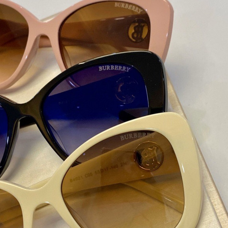 Sunglasses Burberry BE4021