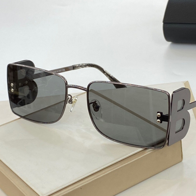 Солнцезащитные очки Burberry  BE3110