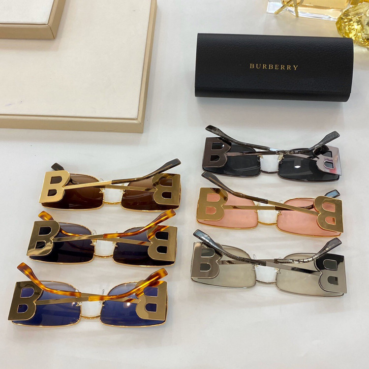 Солнцезащитные очки Burberry  BE3110