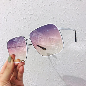 Солнцезащитные очки Balenciaga BB0049S