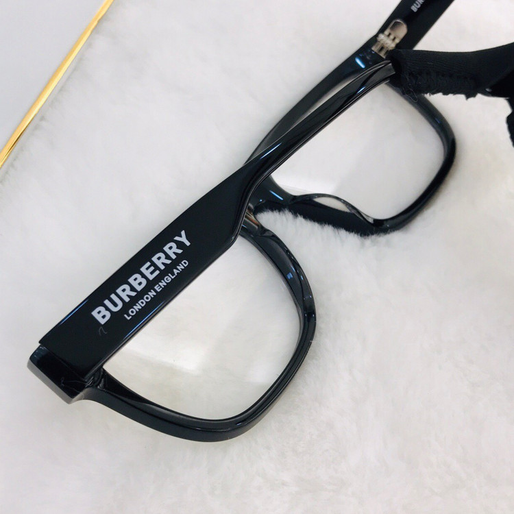 Sunglasses Burberry BE4293