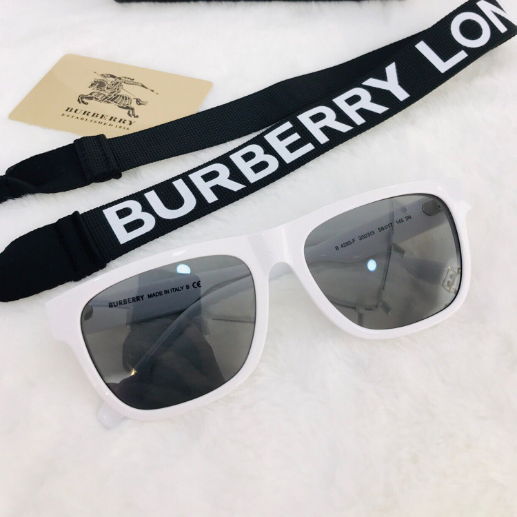 Sunglasses Burberry BE4293
