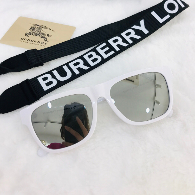 Sunglasses Burberry BE4293