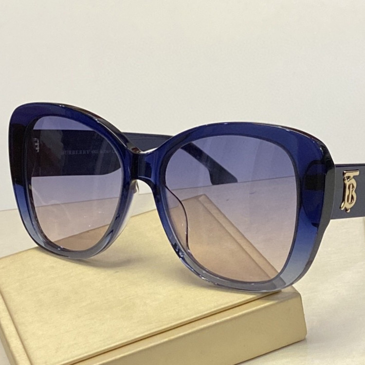 Солнцезащитные очки Burberry BE4318