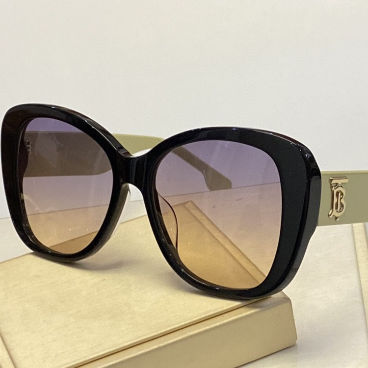 Солнцезащитные очки Burberry BE4318