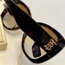Солнцезащитные очки Burberry BE4318