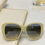 Солнцезащитные очки Burberry BE4318