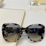 Солнцезащитные очки Burberry BE4318