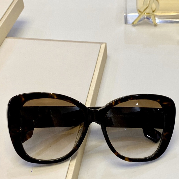 Солнцезащитные очки Burberry BE4318
