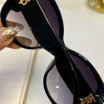 Солнцезащитные очки Burberry BE4318