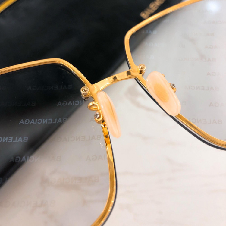 Солнцезащитные очки Balenciaga B223