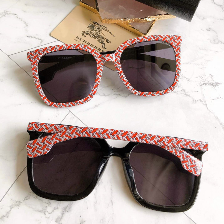 Sunglasses Burberry BE4276