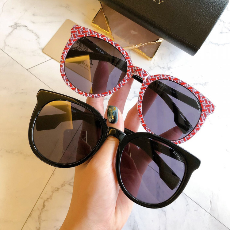 Sunglasses Burberry BE4277