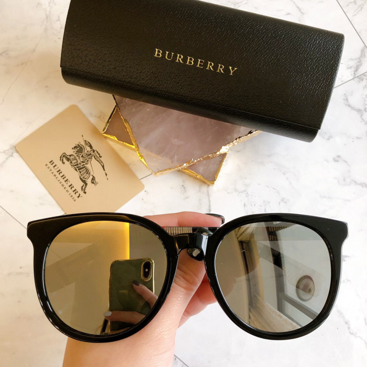 Sunglasses Burberry BE4277