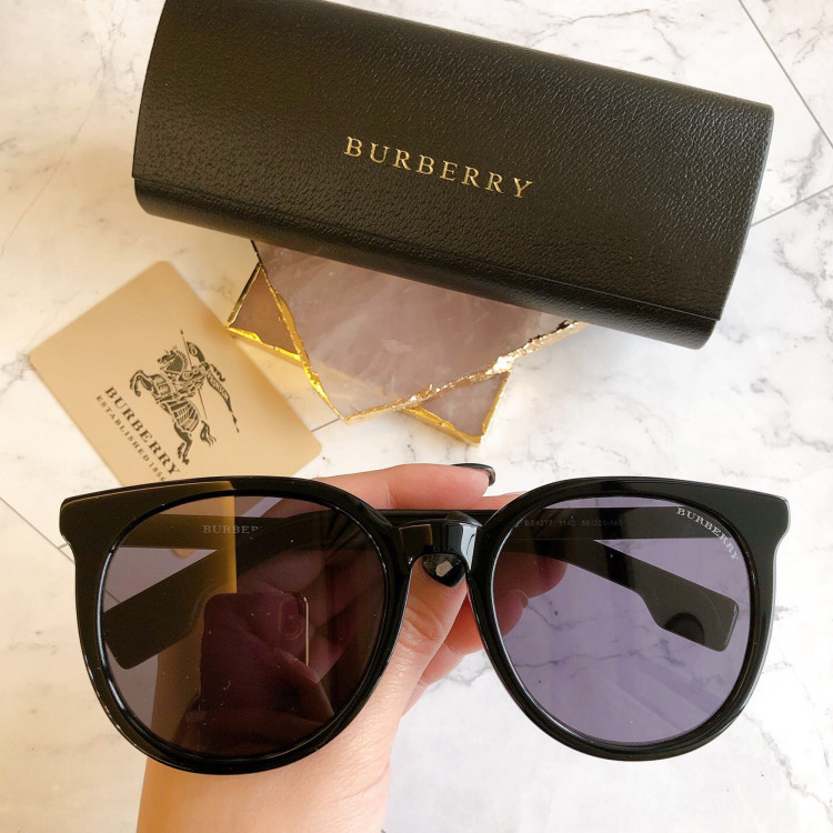 Sunglasses Burberry BE4277