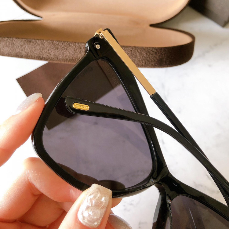 Sunglasses Tom Ford TF767