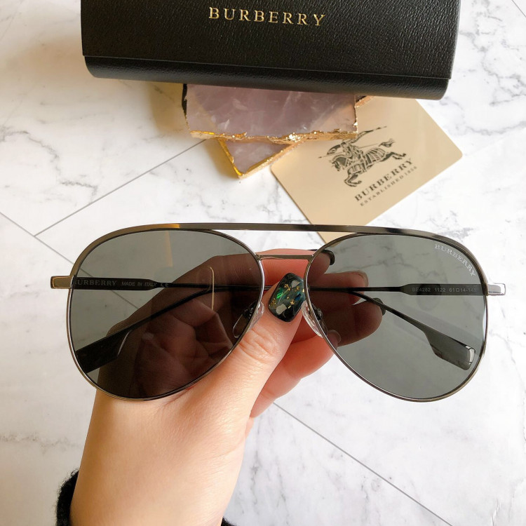 Sunglasses Burberry BE4282