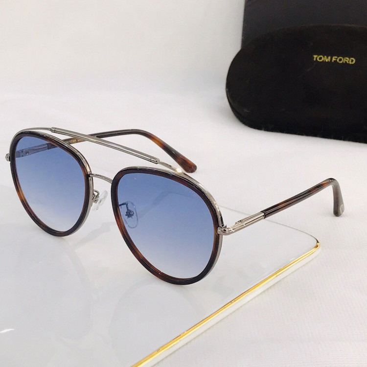 Sunglasses Tom Ford FT0748