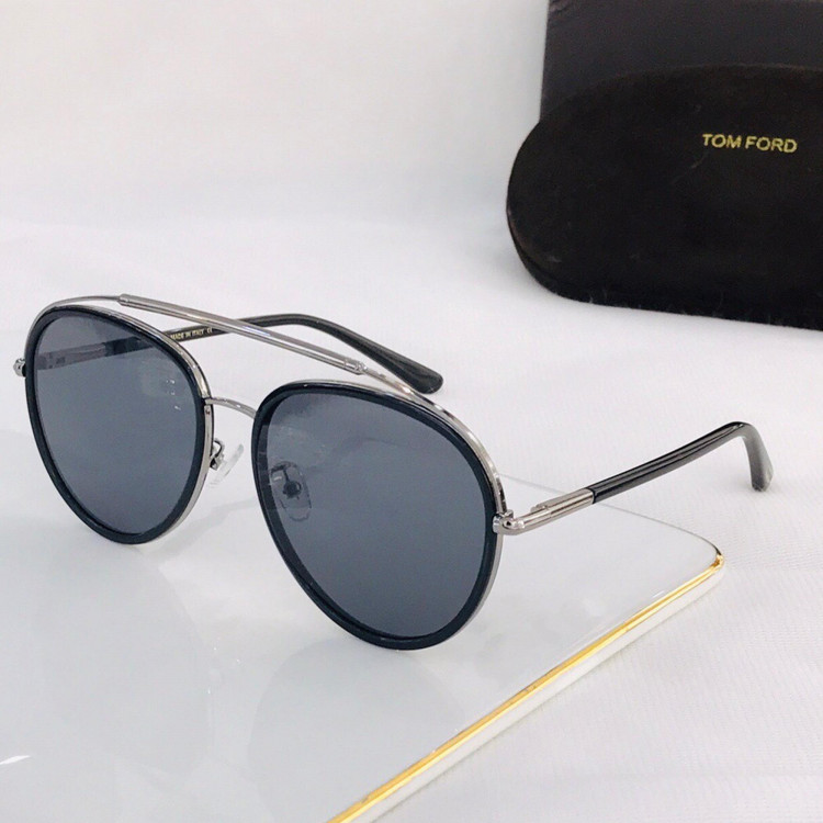 Sunglasses Tom Ford FT0748