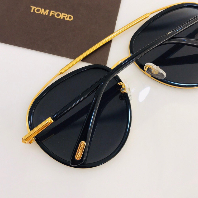 Sunglasses Tom Ford FT0748