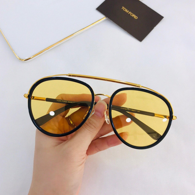 Sunglasses Tom Ford FT0748