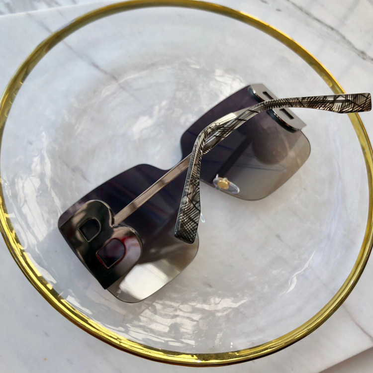 Sunglasses Burberry BE3112