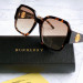 Солнцезащитные очки Burberry B4023