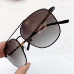 Солнцезащитные очки Burberry BE7201