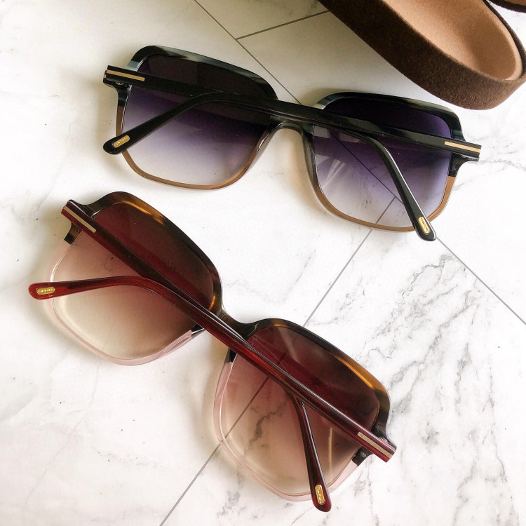 Солнцезащитные очки Tom Ford TF5578-B