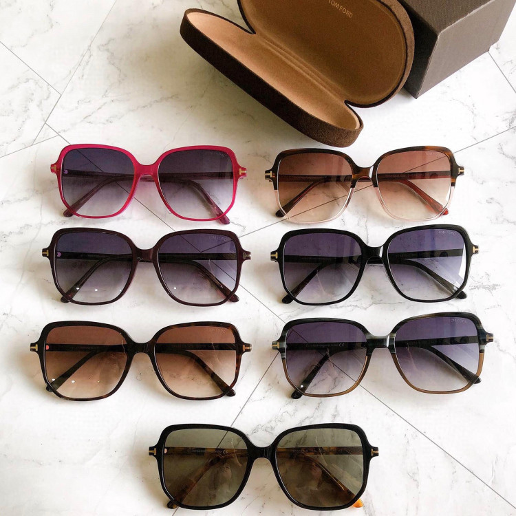 Солнцезащитные очки Tom Ford TF5578-B