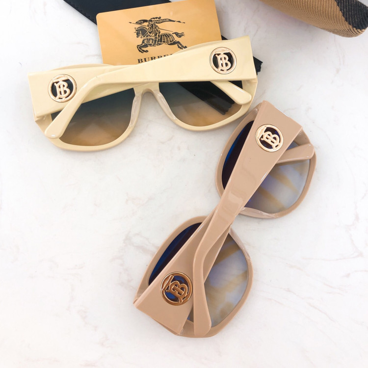 Sunglasses Burberry BE4290