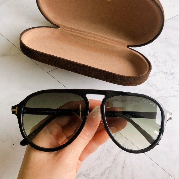 Солнцезащитные очки Tom Ford TF756