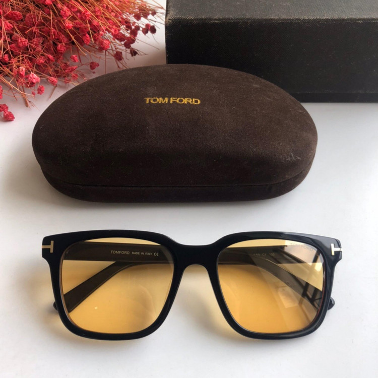 Sunglasses Tom Ford TF0690
