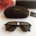 Солнцезащитные очки Tom Ford TF755
