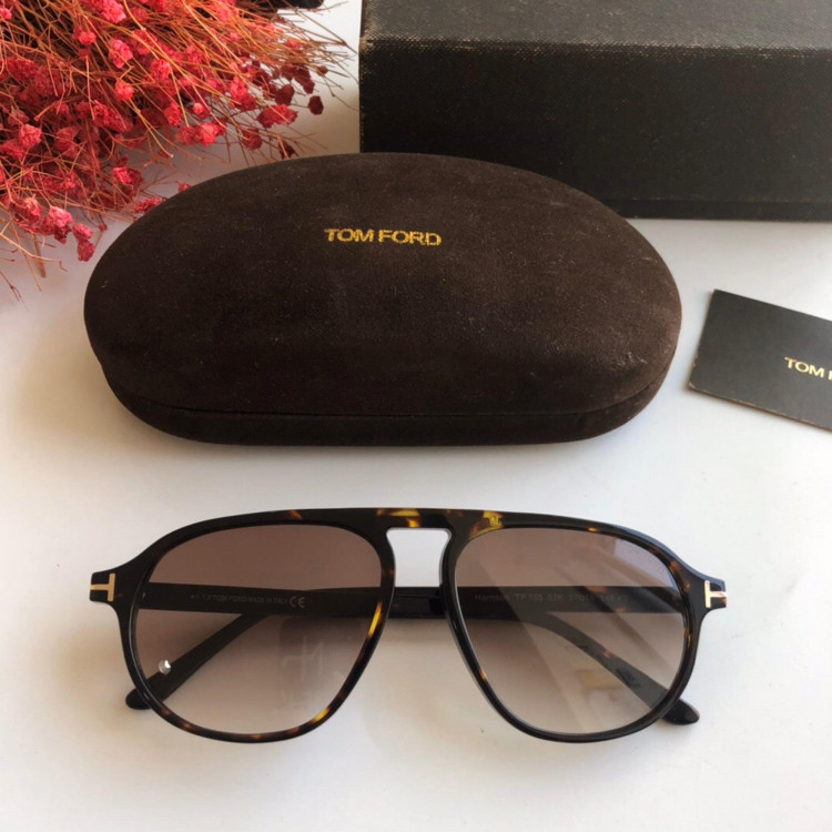 Солнцезащитные очки Tom Ford TF755
