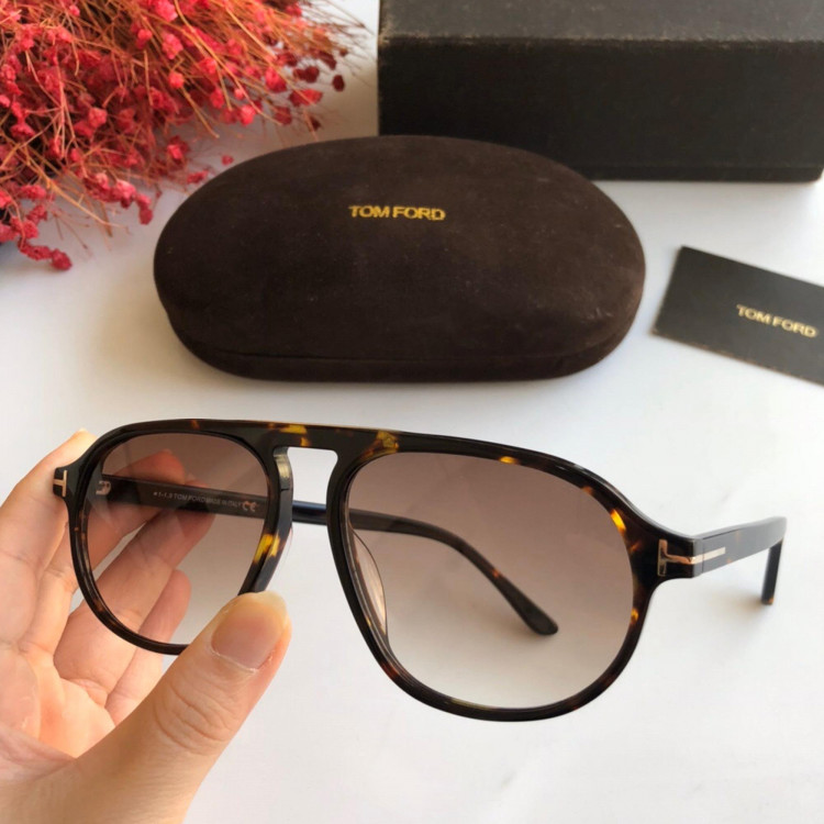 Солнцезащитные очки Tom Ford TF755