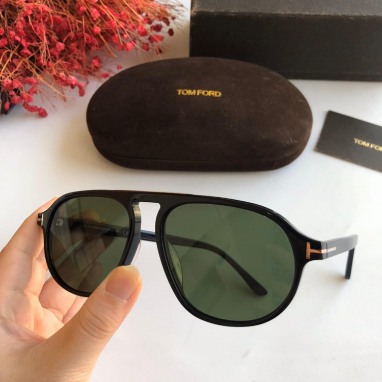 Солнцезащитные очки Tom Ford TF755