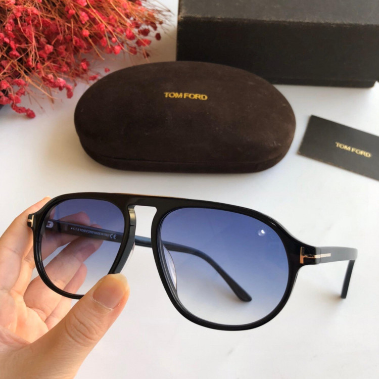 Солнцезащитные очки Tom Ford TF755