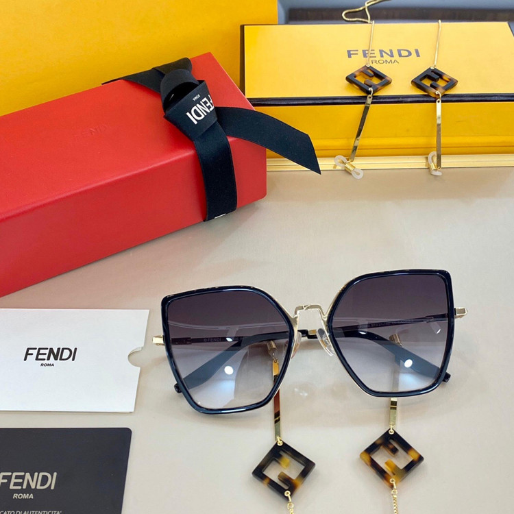 Sunglasses Fendi FF0643