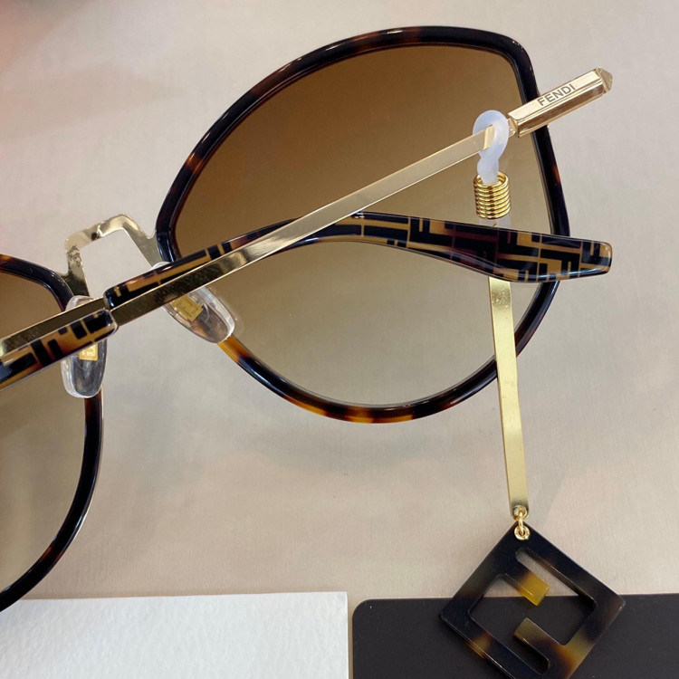 Sunglasses Fendi FF0642