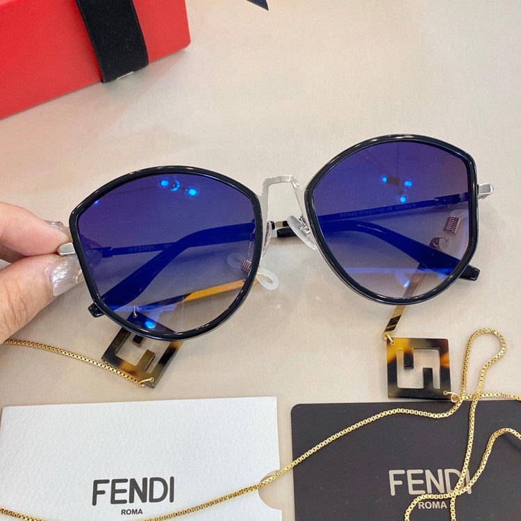 Sunglasses Fendi FF0642