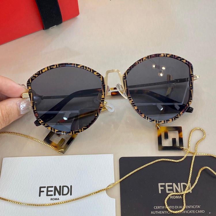 Sunglasses Fendi FF0642