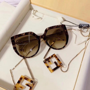 Солнцезащитные очки Fendi FF0408