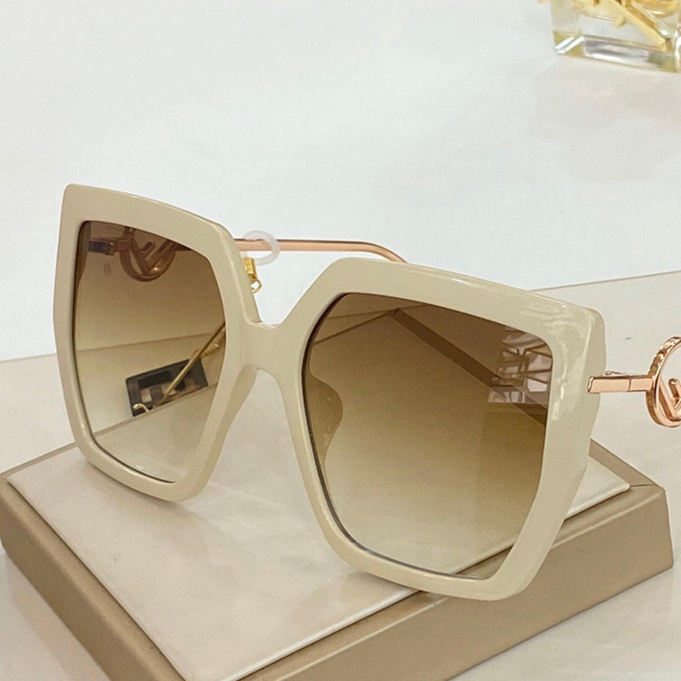 Солнцезащитные очки Fendi FF0410