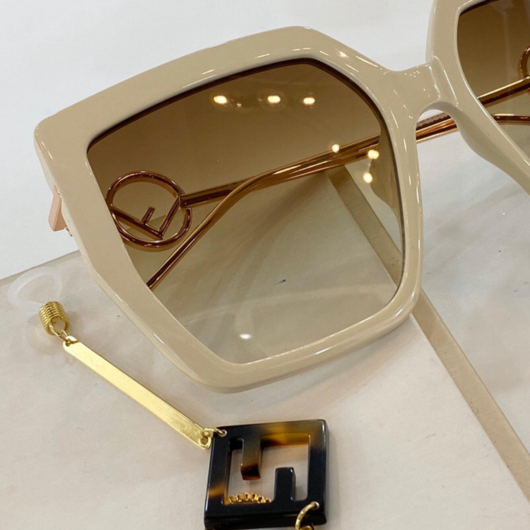 Солнцезащитные очки Fendi FF0410